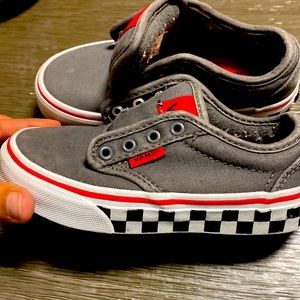 Size 11 Vans  missing shoe laces . Barely used